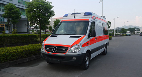 奔驰Sprinter（凌特）315高顶监护型救护车